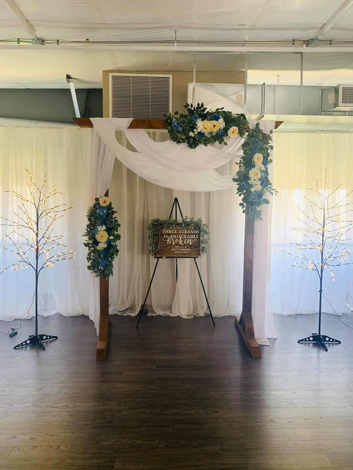 Thumbnail: Rectangular Wooden Arch