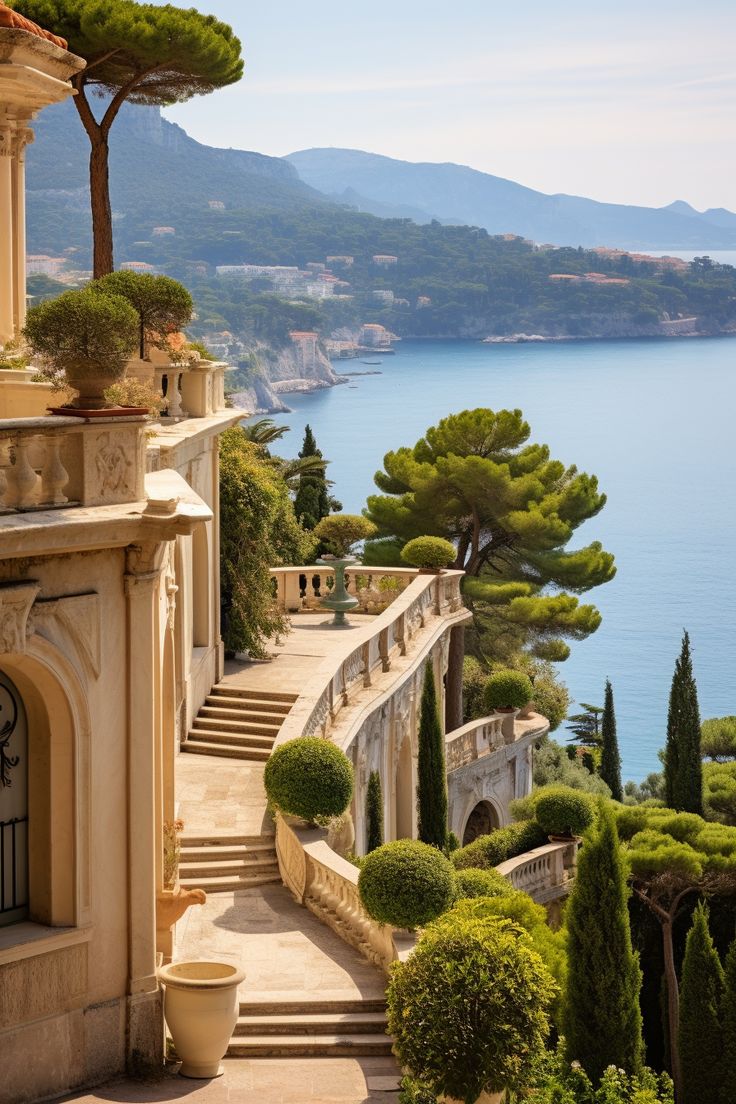 luxury hotel marketing & strategy