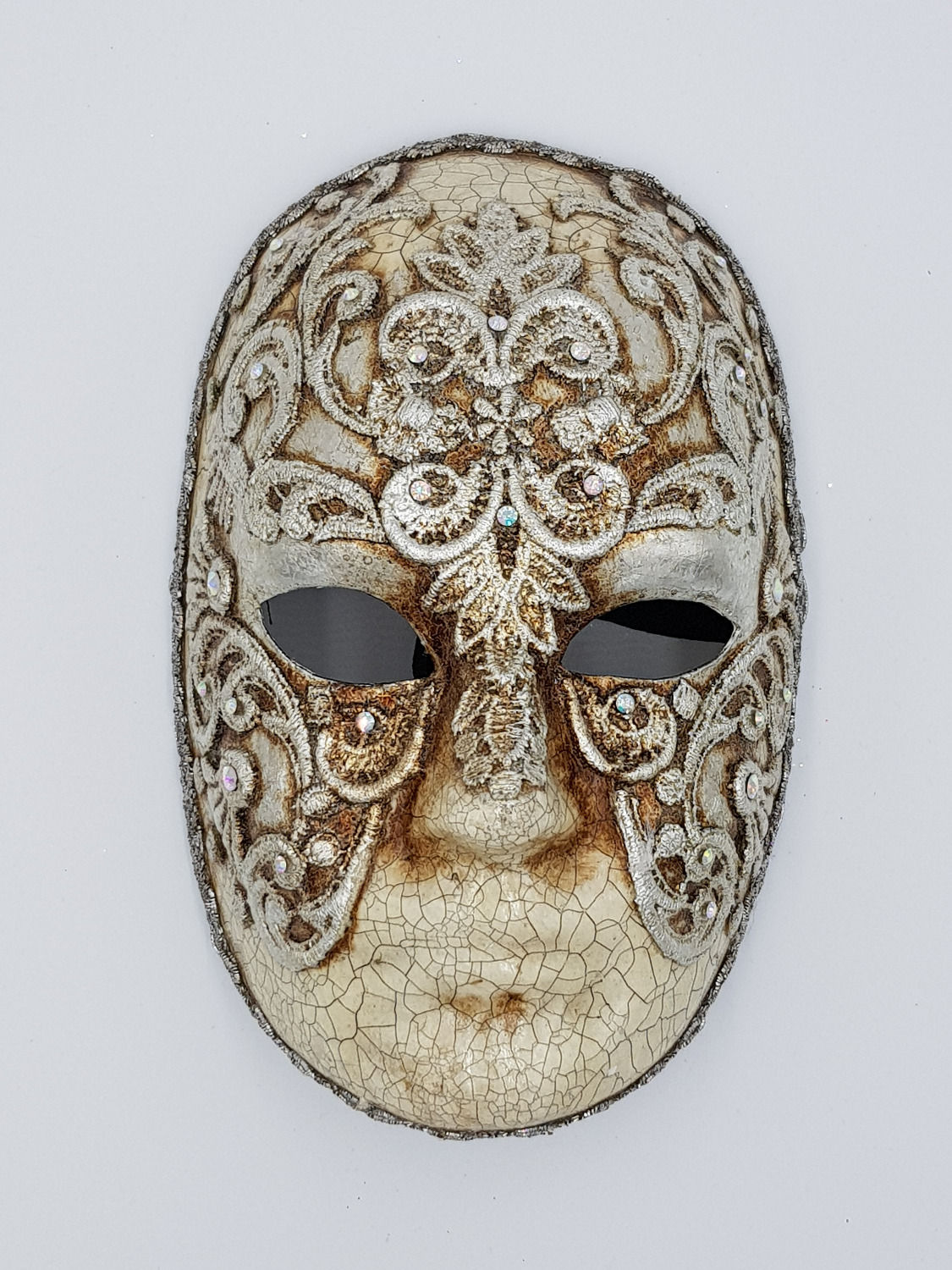 Volto Tom Crecle With Macrame