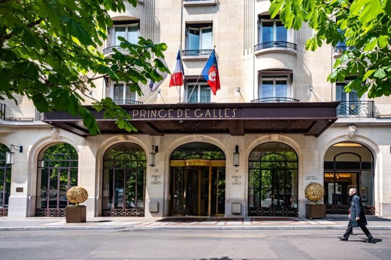 Exterior image of Prince de Galles Hotel in Paris, France