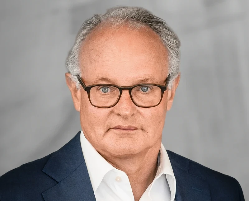 Bruno-Hunziker_1600x2400.webp