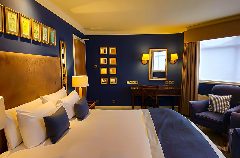 The Manor Hotel - Hotel Room