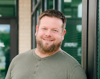 Travis Grow Headshot