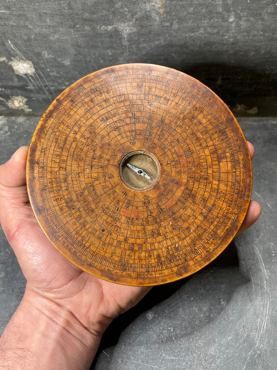 Thumbnail: Ancien luopan chinois circulaire dynastie Qing XIXe boussole Feng Shui