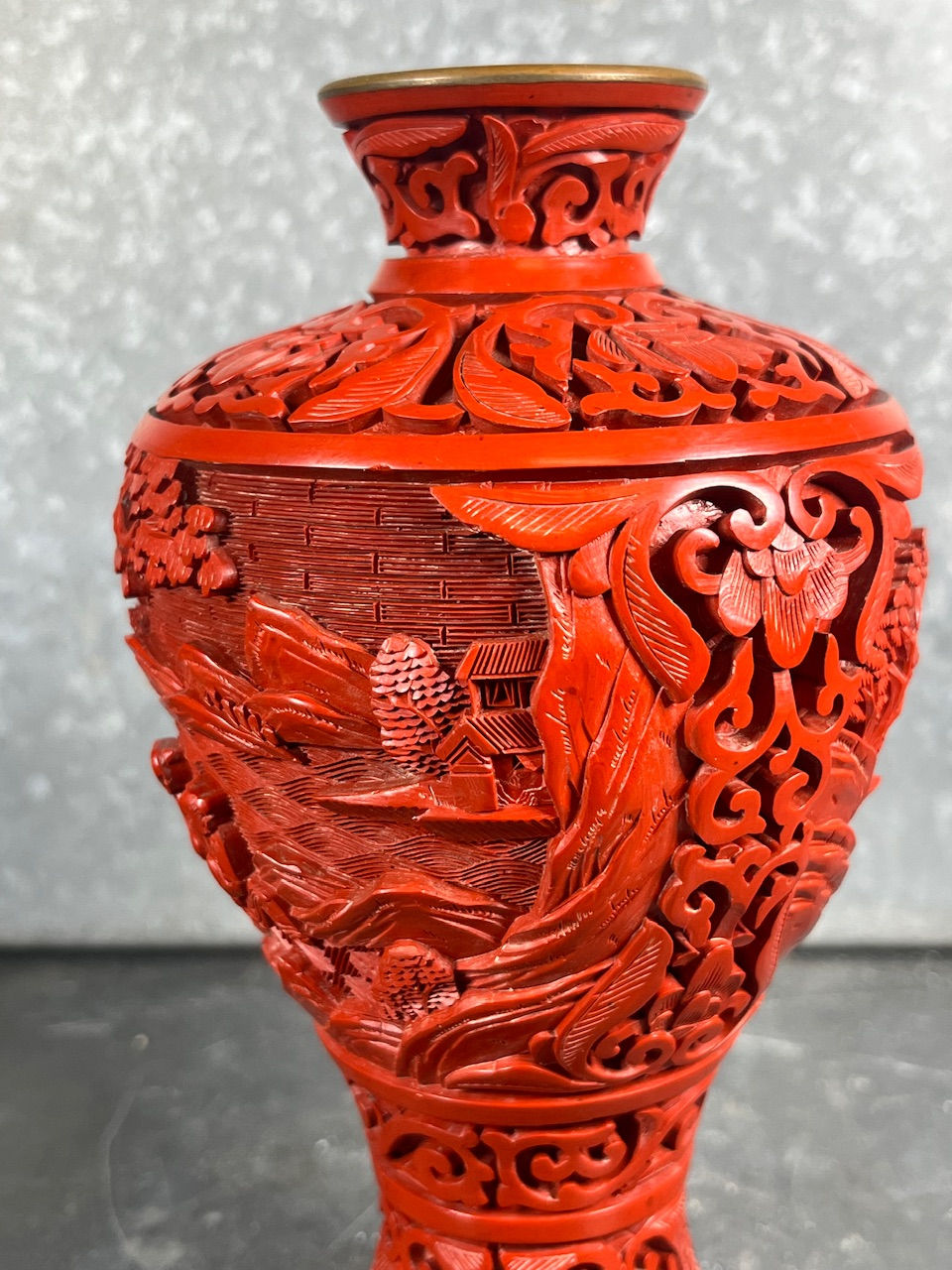 Thumbnail: Paire vases chinois cinabre émail bleu. Milieu XXe. Chine