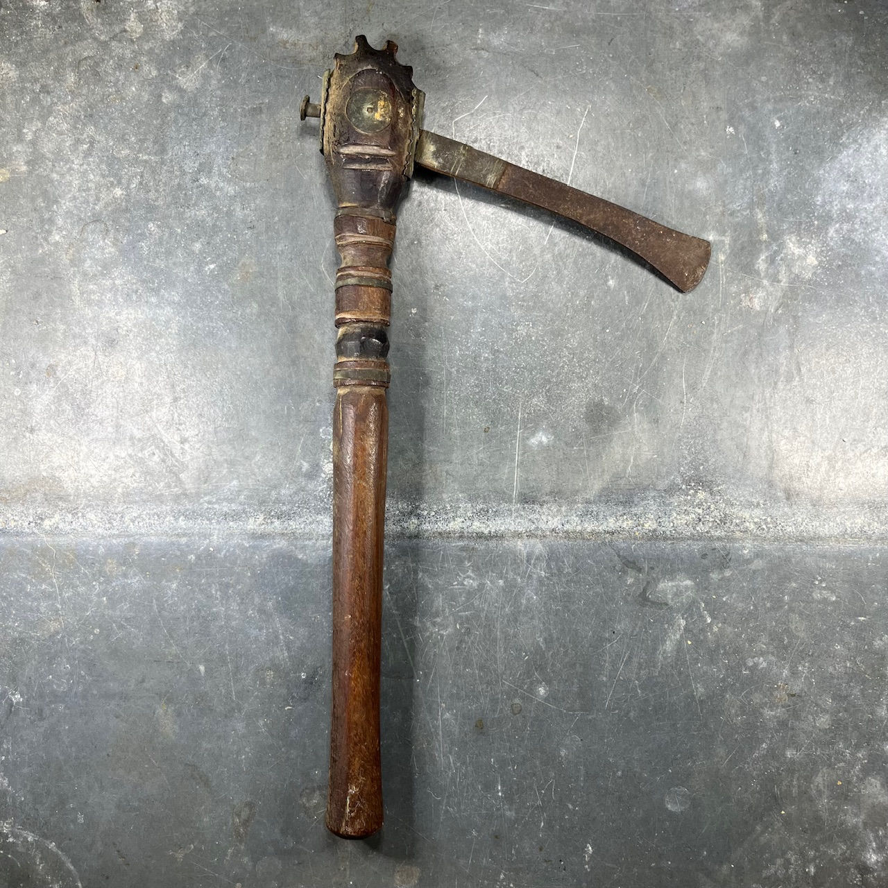 Hache cérémonielle Kilonda Songye Congo – Art tribal africain