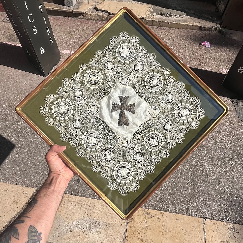 Thumbnail: Italian religious reliquary – Filigree and lace silver cross – 19th century