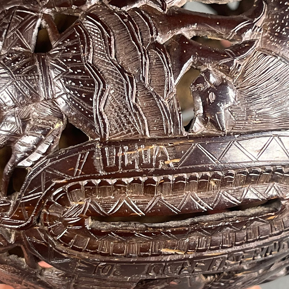 Thumbnail: Carved coconut piggy bank – “Un recuerdo de Ucua” folk art