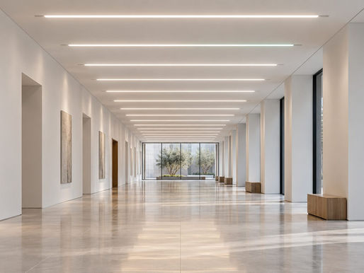 Galerie contemporaine éclairée par des lignes LED présentant une subtile variation de teinte
