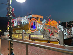 2 - water-taxi-holiday-lights-decorated-boat-2024