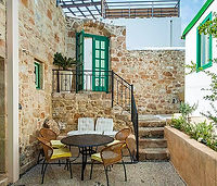 Lindos - Xenones.jpg