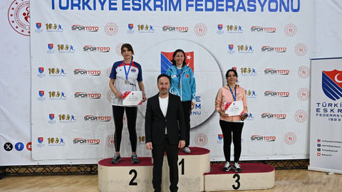 Eskişehir’de Eskrim Şöleni: Gençler ve Veteranlar Aynı Piste Çıktı!