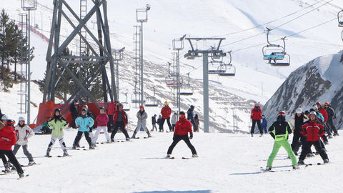 Üniversiteli Gençler İlk Kez Palandöken'de Kayakla Tanıştı