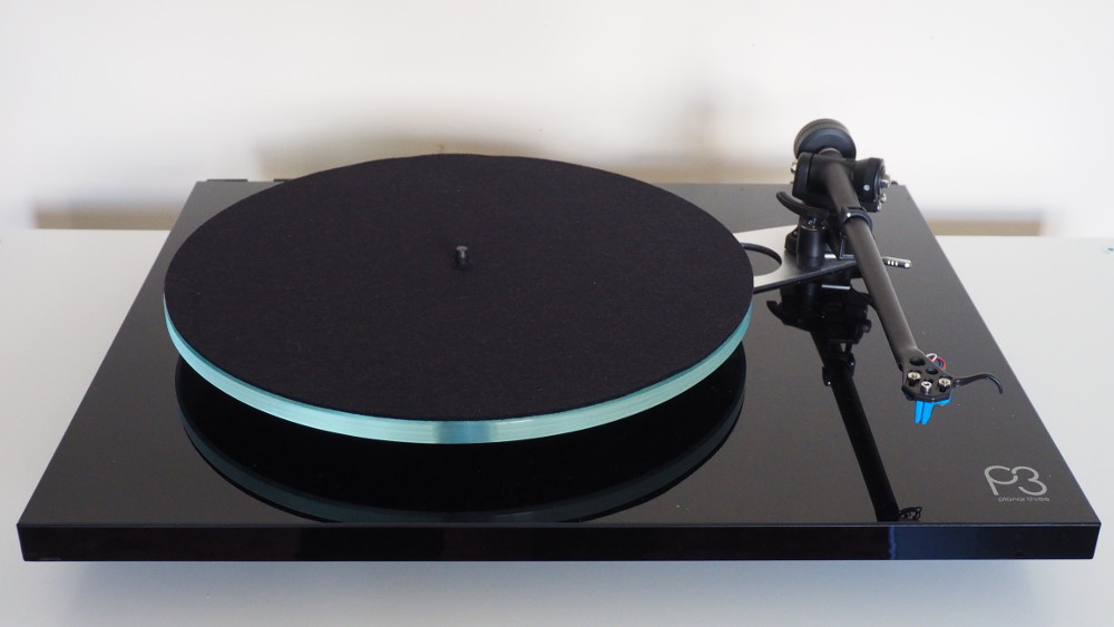Rega Planar 3 Turntable w/ ELYS2 Cartridge - Gloss Black