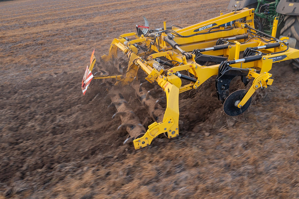 BEDNAR_TERRALAND_TN_4000_HD9 працює в полі