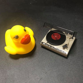 Listening to some retro tunes !