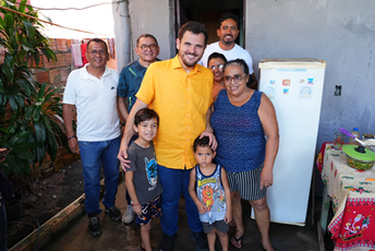 Completando 100 dias de gestão, prefeito Renato Junior fortalece segurança alimentar com entrega de 20 toneladas de pescado do ‘Jaraqui da Gente’ nos bairros Compensa e Coroado