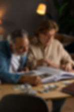 people-looking-picture-album.jpg