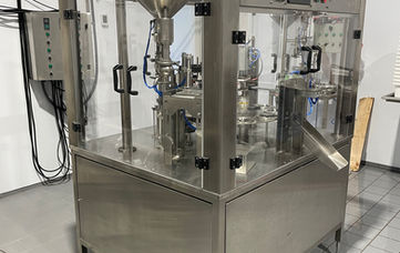 Yoghurtbeker-vulmachine