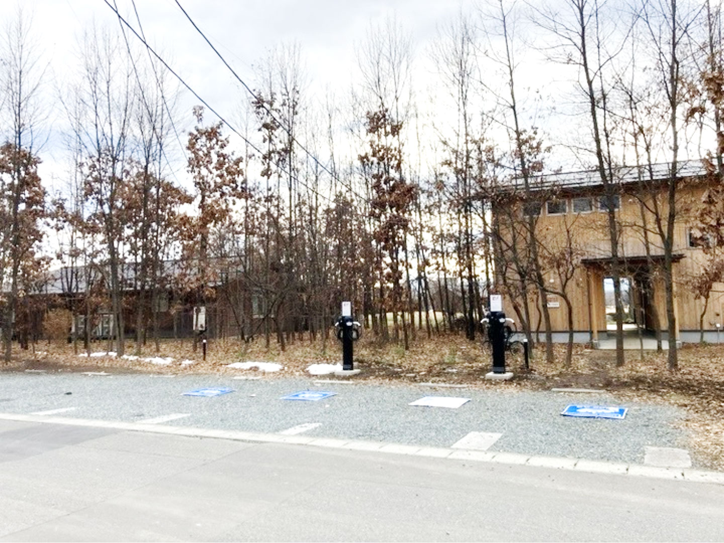 市立図書館駐車場(岩手県盛岡市).jpg