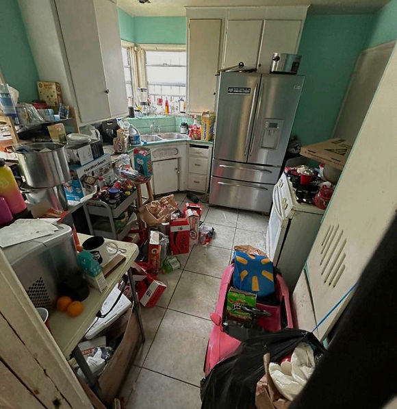 Apartment Clean out Los Angeles_edited_edited_edited.jpg