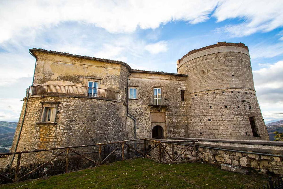 La parte anteriore del castello di Ferrazzano in provincia di Campobasso