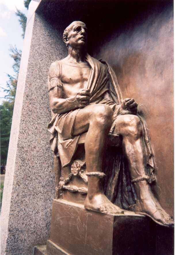 La bellissima statua di Ponzio Pilato in una versione quasi realistica