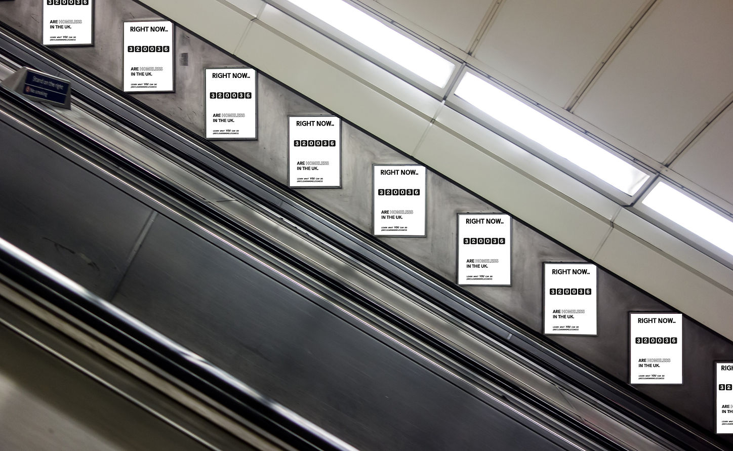 London_Underground_escalator_a53dvertisi