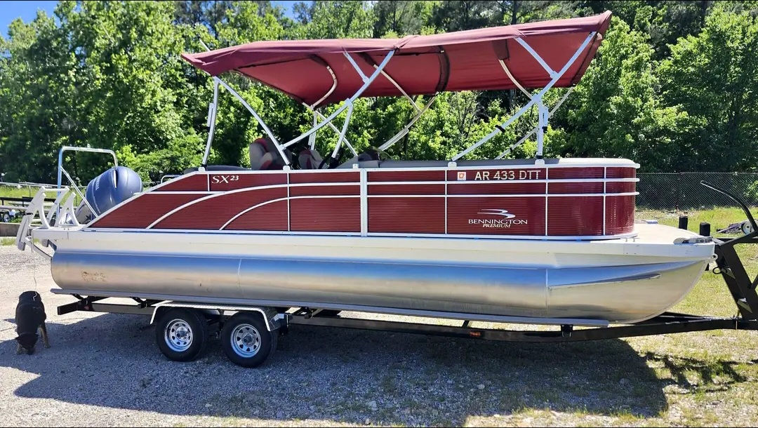 2021 Bennington Tritoon