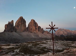Wandern mit Blick auf Dolomiten