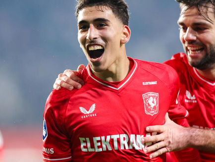 Younes Taha kan zwemmen in geïnteresseerde clubs, toch gaat hij voor zijn kans bij Fc Twente