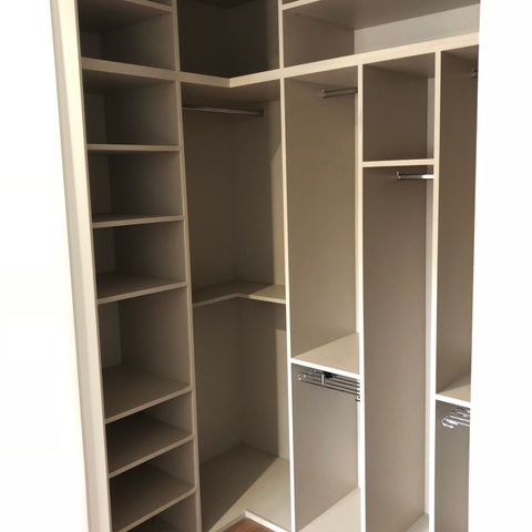 Vestidor a medida instalado por Instalador de Carpintería (3)