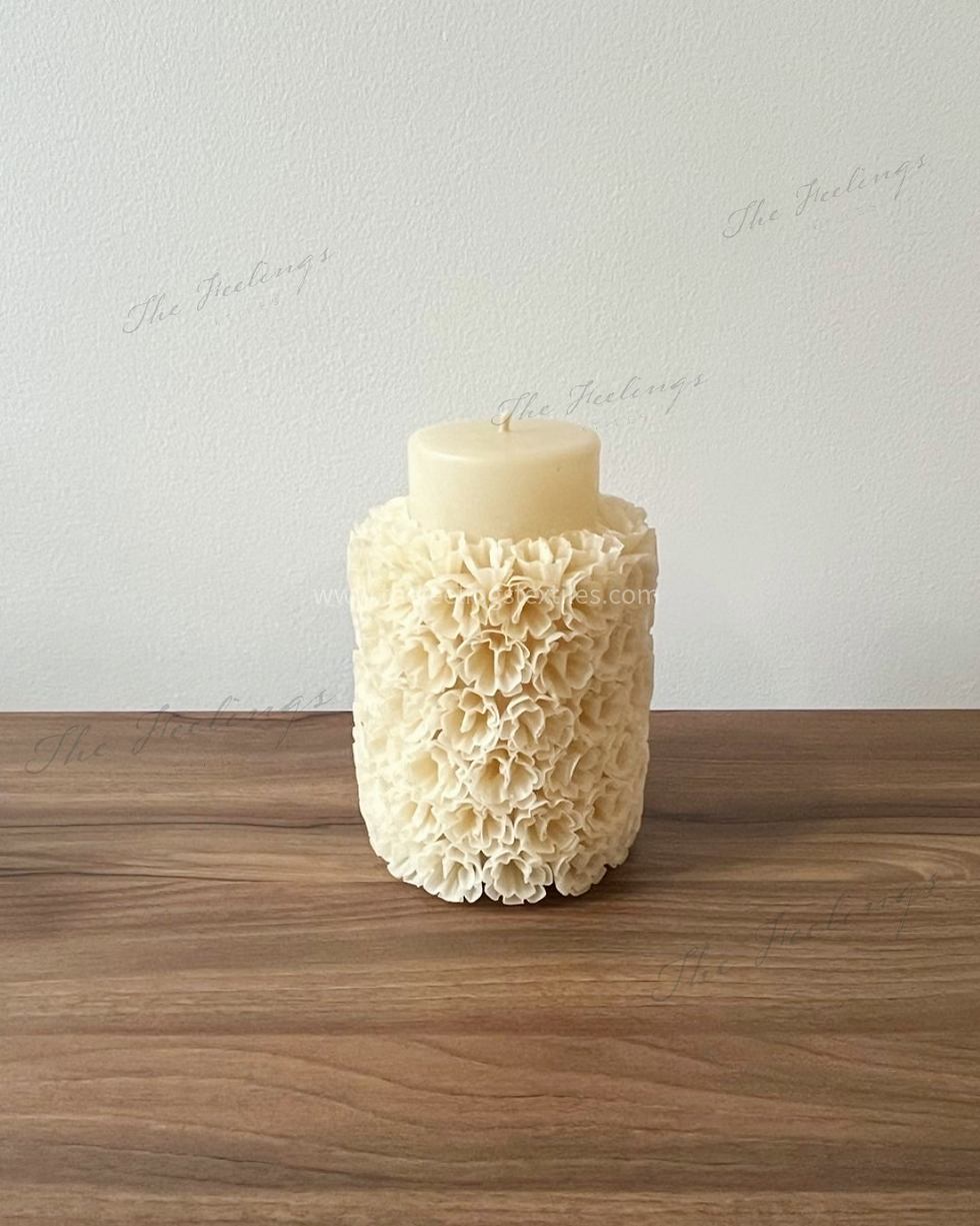 vela hecha a mano con cera de abeja en oaxaca