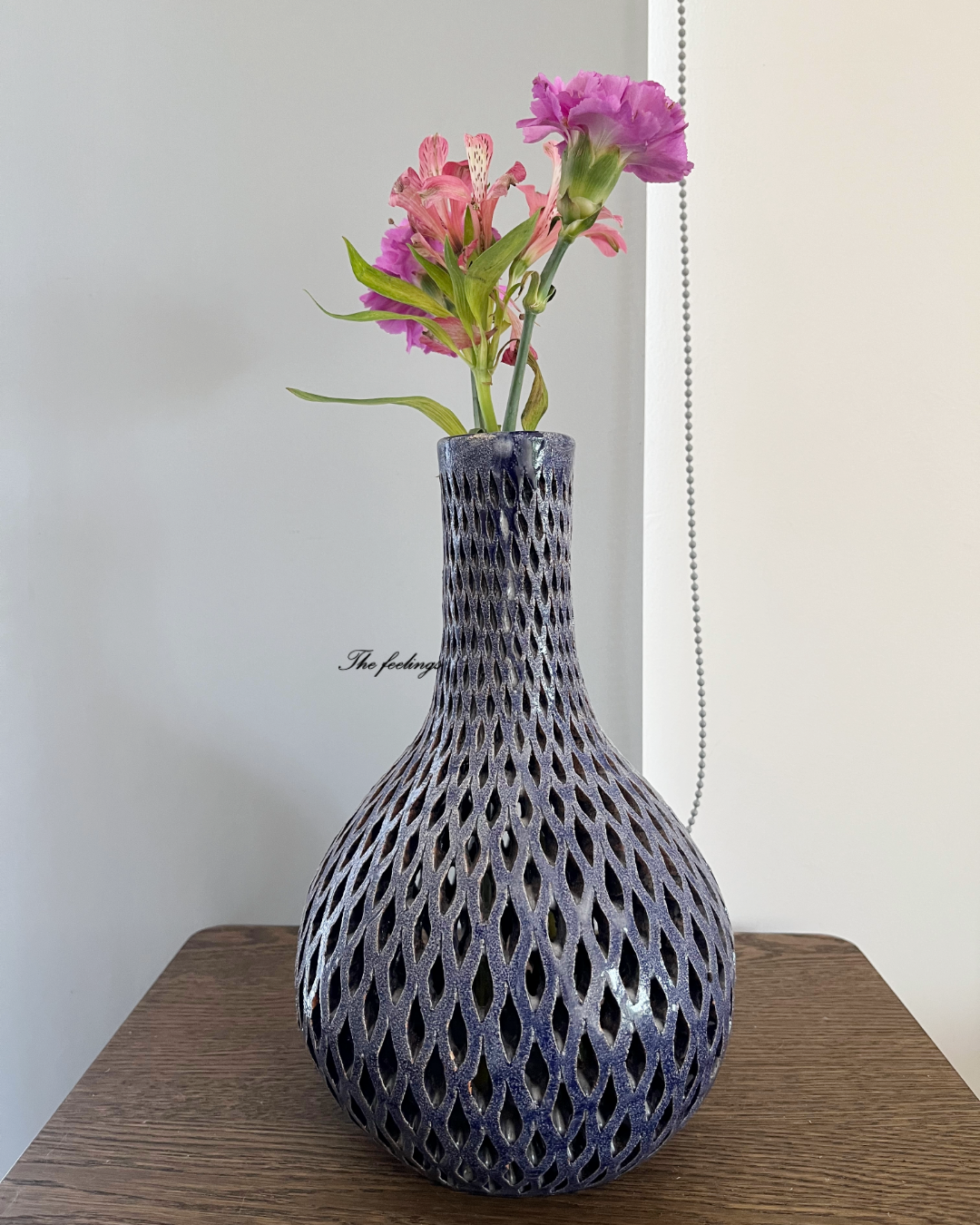 florero hecho a mano en diseño red vidriado azul