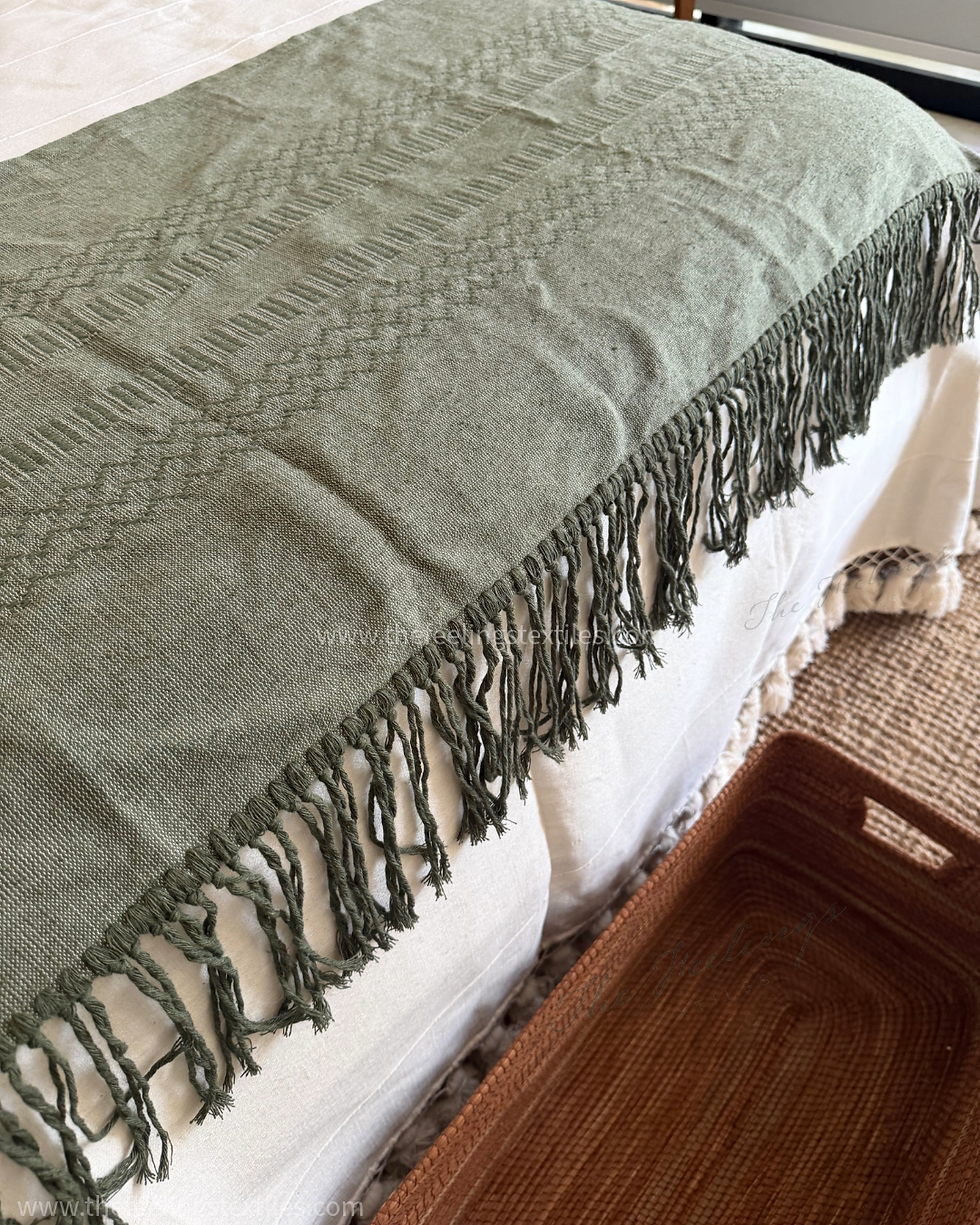 pie de cama hecho en telar de pedal con hilo 100% algodon verde militar