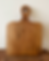 tabla de madera caoba cuadrada con asa hecha a mano