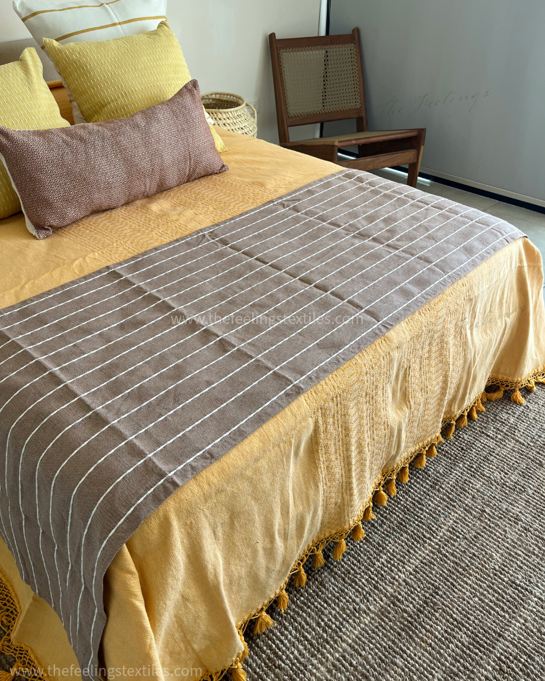 pie de cama color tabaco con natural