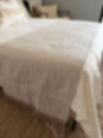 pie de cama queen color cafe con natural hecho en telar de pedal