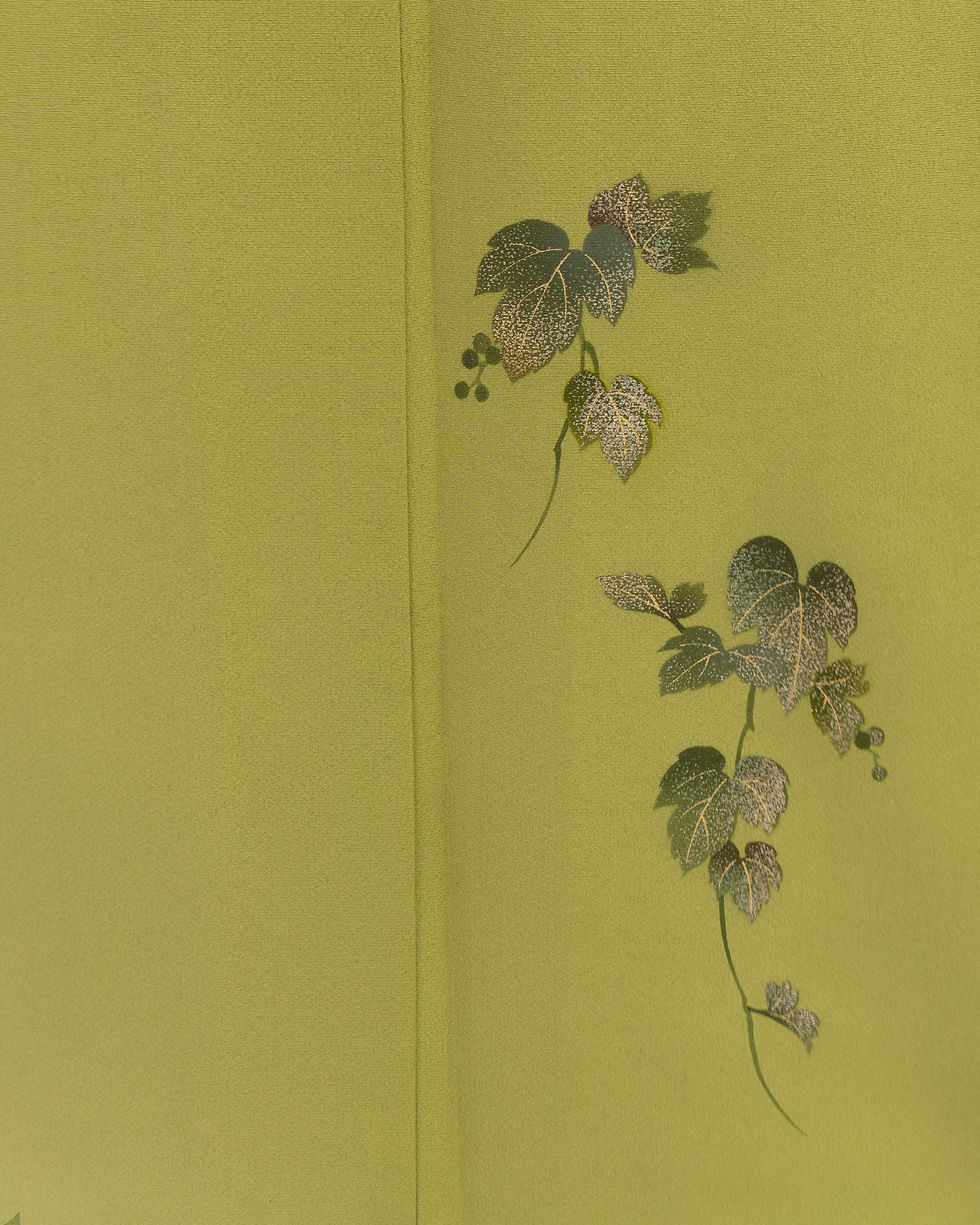 Thumbnail: Vintage furisode with grape leaf pattern