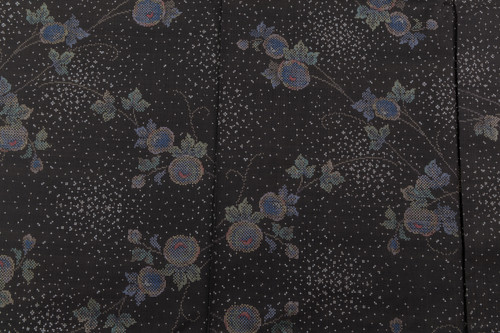 未着用　本場大島紬　小紋　黒地　花模様　着物　010k 未着用 本場大島紬 小紋 黒地 花模様 着物 010k 大島紬の商品一覧|京都