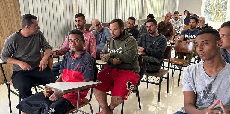 Clínica de recuperação/ reabilitação masculina Ferraz Vasconcelos SP / Voluntário / Involuntário / Compulsória / Tratamento Humanizado / Tratamento drogas / SP