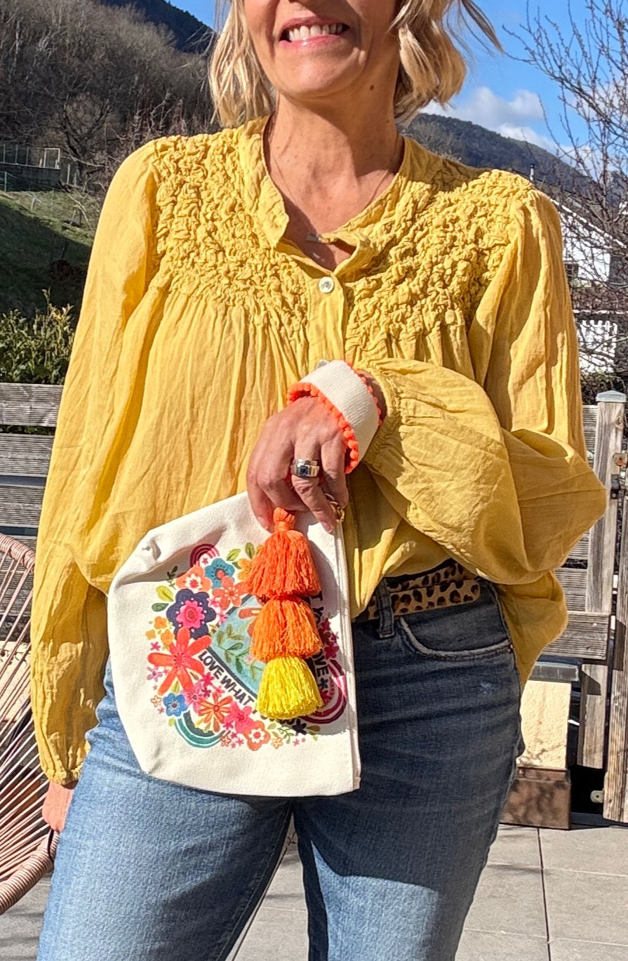 Miniature : Pochette vert d'eau ou écrue à message et pompons colorés