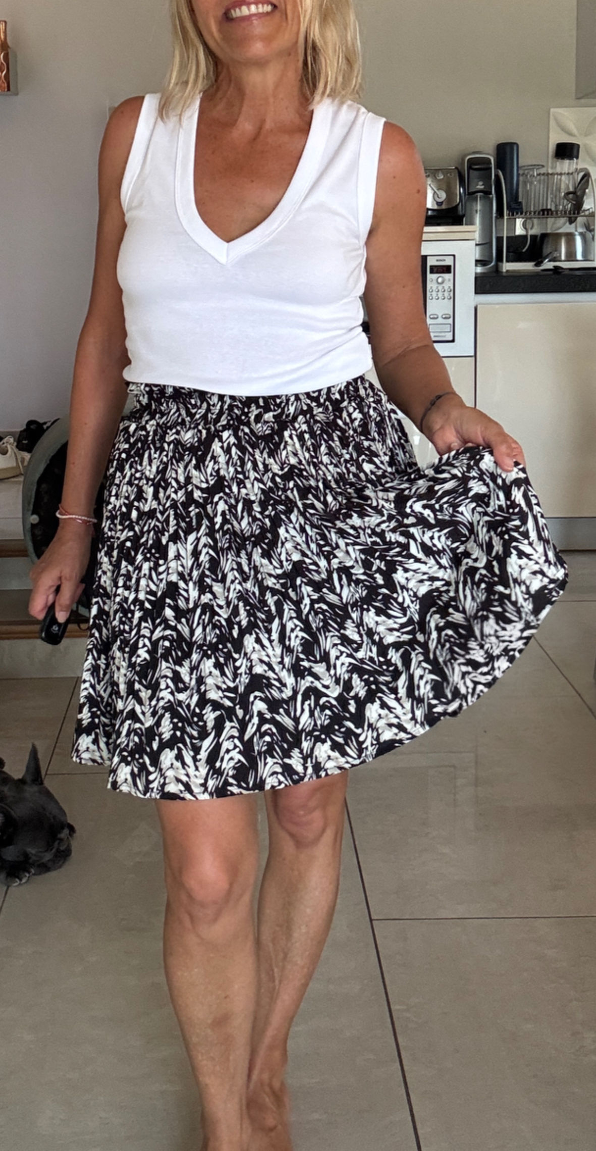 Jupe patineuse courte imprimée noire et blanche