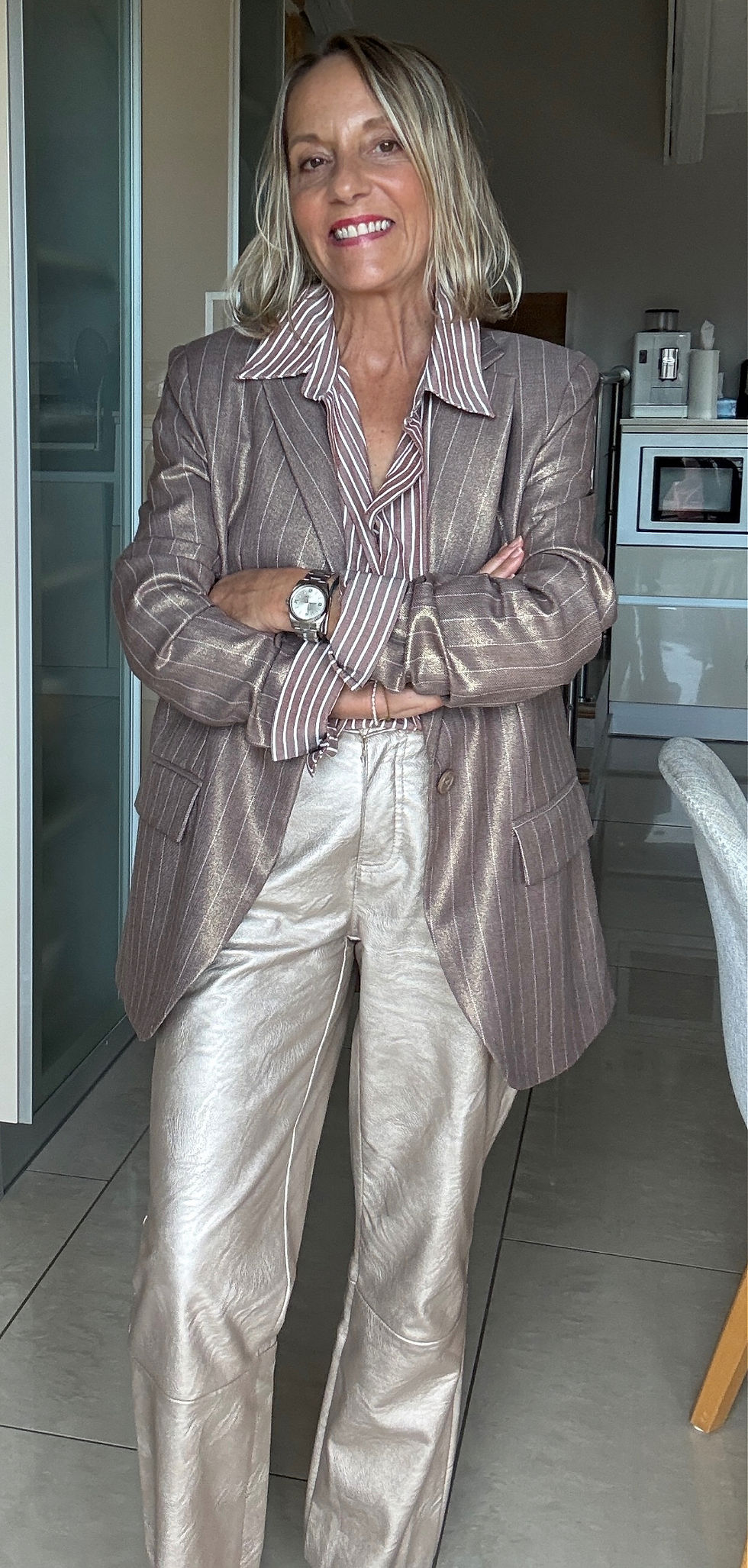 Miniature : Veste blazer taupe brillante à fines rayures blanches