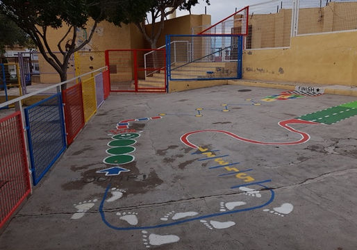 Adecentamiento del patio de Infantil. Un patio de colores, un proyecto compartido.
