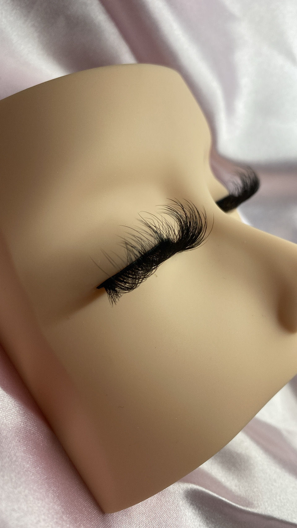 Miniatura: Iris Lashes