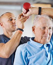 Thriving senioe with physical therapist representing exceptional resource managment within Lifestages Care Management services