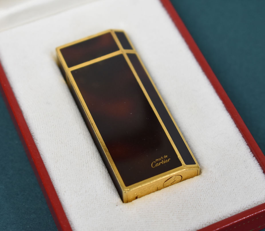 Cartier, Les Must de Cartier, Must de Cartier, Cartier Lighter, Vintage Cartier, Vintage Lighter, Designer Accessories, Luxury Collectibles, Burgundy Lacquer, Gold Tone, Vintage Luxury, Estate Sale Finds