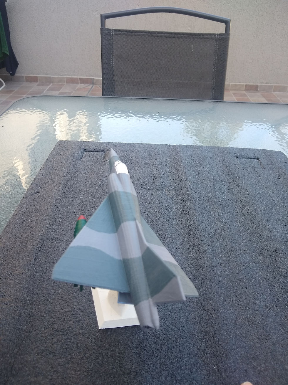 Miniatura: avion mirage a escala