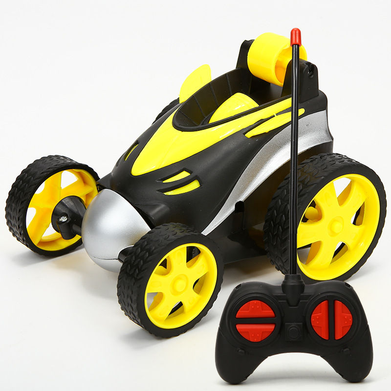 Carro negro y amarillo a control remoto